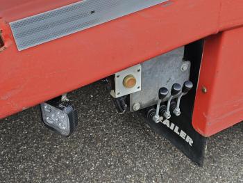 3 x steering axle / hydraulic ramp / hydraulic bed